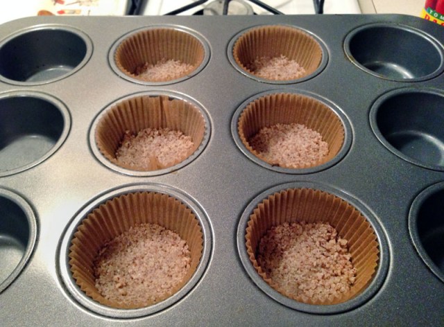 minicheese cakes - crust layer